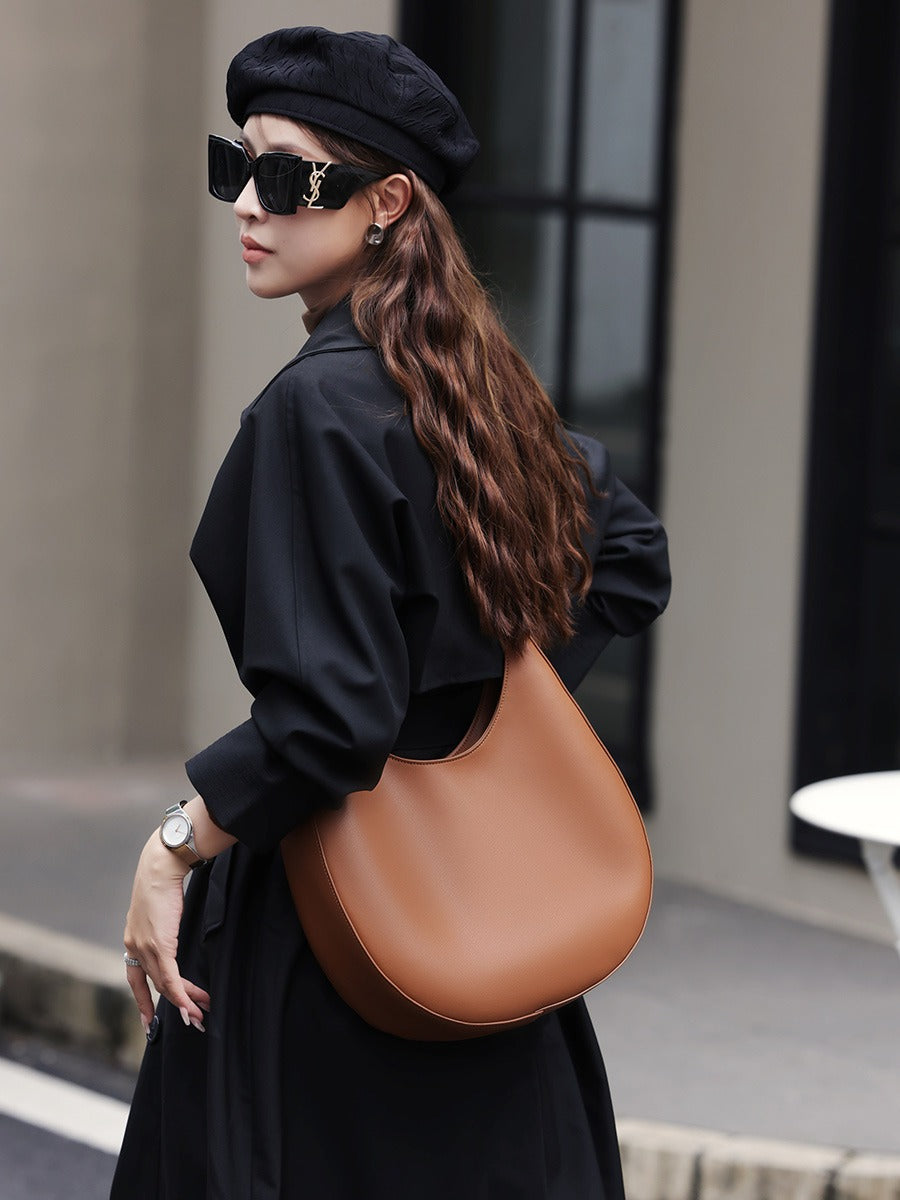 Single shoulder armpit bag genuine leather women's bag niche design crescent shaped bag crossbody tote bag versatile and trendy